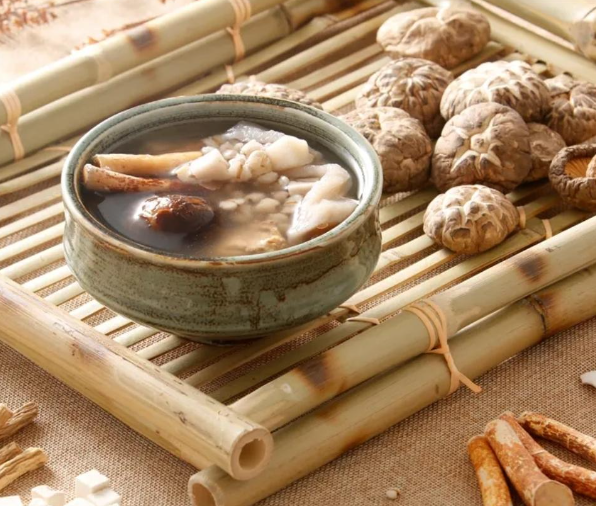 夏季食疗指南：消暑祛湿，吃出清爽好身体